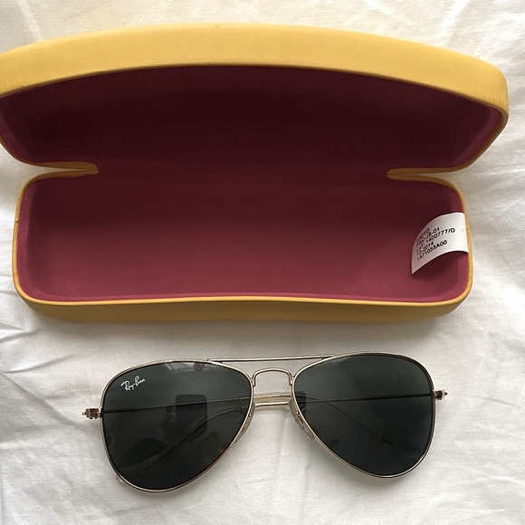 Ray-Ban Other - Authentic Kids, Ray-Ban sunglasses polarized case included